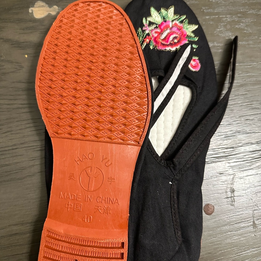 Black Floral Embroidered F - Picture 2 of 2